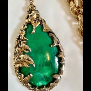 Vintage emerald green stone Necklace.